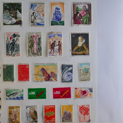Collection timbres de France 1960-1983 neufs et oblitérés en 3 albums.