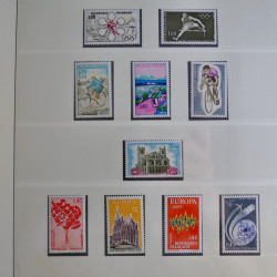 Collection timbres de France 1960-1983 neufs et oblitérés en 3 albums.