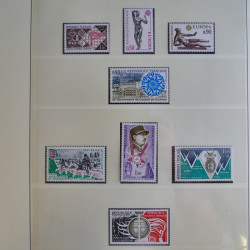 Collection timbres de France 1960-1983 neufs et oblitérés en 3 albums.