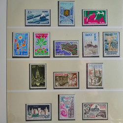 Collection timbres de France 1960-1983 neufs et oblitérés en 3 albums.