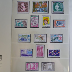 Collection timbres de France 1960-1983 neufs et oblitérés en 3 albums.