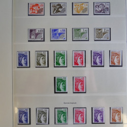 Collection timbres de France 1960-1983 neufs et oblitérés en 3 albums.