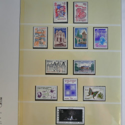 Collection timbres de France 1960-1983 neufs et oblitérés en 3 albums.