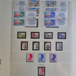 Collection timbres de France 1960-1983 neufs et oblitérés en 3 albums.