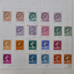 Lot de timbres France fin de catalogue neufs et oblitérés en un album.