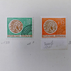 Lot de timbres France fin de catalogue neufs et oblitérés en un album.