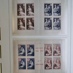 Collection carnets Croix-Rouge 1952-2005 neufs** complet en album.