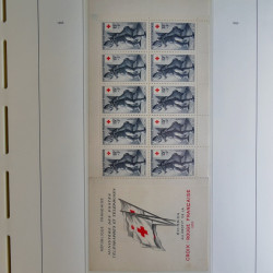 Collection carnets Croix-Rouge 1952-2005 neufs** complet en album.