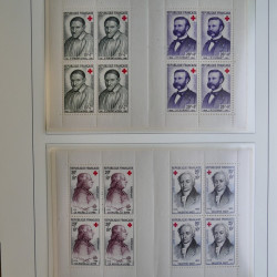 Collection carnets Croix-Rouge 1952-2005 neufs** complet en album.