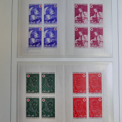 Collection carnets Croix-Rouge 1952-2005 neufs** complet en album.