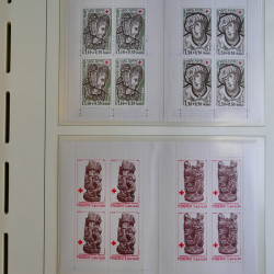 Collection carnets Croix-Rouge 1952-2005 neufs** complet en album.