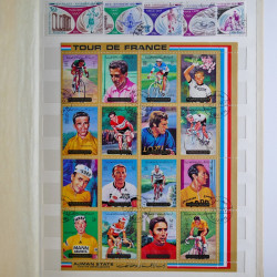 Vrac philatélique de timbres du monde en un carton.
