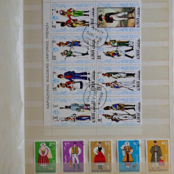 Vrac philatélique de timbres du monde en un carton.