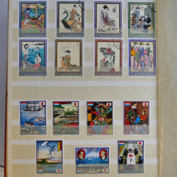 Vrac philatélique de timbres du monde en un carton.