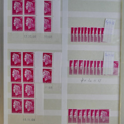 Vrac philatélique de timbres du monde en un carton.