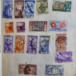 Vrac philatélique de timbres du monde en un carton.
