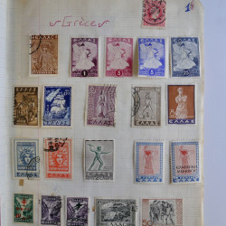 Vrac philatélique de timbres du monde en un carton.