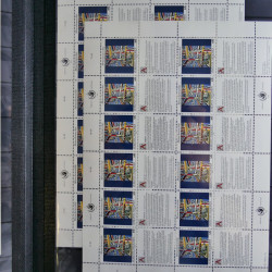 Lot de feuillets timbres de Nations Unies neufs** en 3 albums.