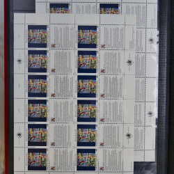 Lot de feuillets timbres de Nations Unies neufs** en 3 albums.