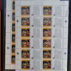 Lot de feuillets timbres de Nations Unies neufs** en 3 albums.