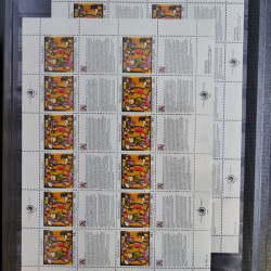 Lot de feuillets timbres de Nations Unies neufs** en 3 albums.