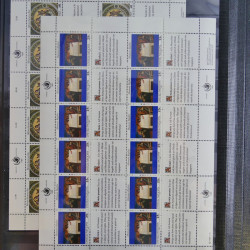 Lot de feuillets timbres de Nations Unies neufs** en 3 albums.