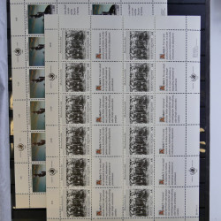 Lot de feuillets timbres de Nations Unies neufs** en 3 albums.