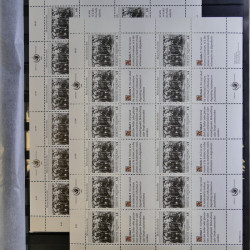 Lot de feuillets timbres de Nations Unies neufs** en 3 albums.