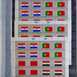 Lot de feuillets timbres de Nations Unies neufs** en 3 albums.