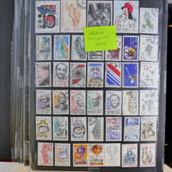 Vrac de timbres de France neufs et oblitérés en un carton.