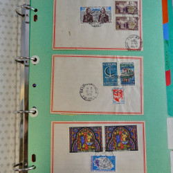 Vrac de timbres de France neufs et oblitérés en un carton.