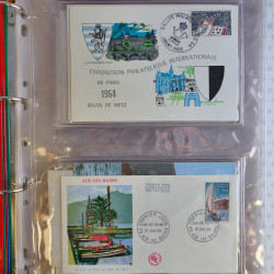 Vrac de timbres de France neufs et oblitérés en un carton.