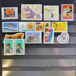Vrac de timbres de France neufs et oblitérés en un carton.