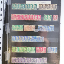 Vrac de timbres de France neufs et oblitérés en un carton.