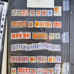 Vrac de timbres de France neufs et oblitérés en un carton.