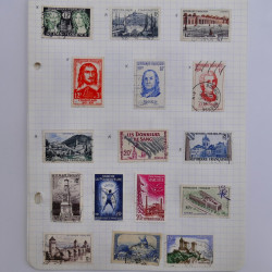 Vrac de timbres de France neufs et oblitérés en un carton.