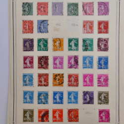 Vrac de timbres de France neufs et oblitérés en un carton.