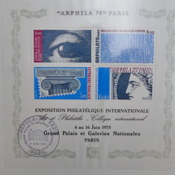 Vrac de timbres de France neufs et oblitérés en un carton.