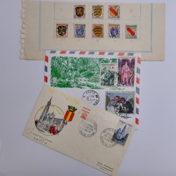 Vrac de timbres de France neufs et oblitérés en un carton.