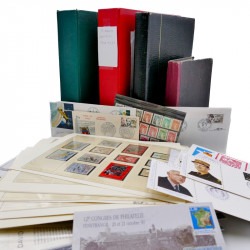 Vrac de timbres de France neufs et oblitérés en un carton.