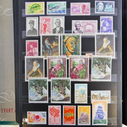 Vrac de timbres de France neufs et oblitérés en un carton.