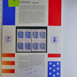 Vrac de timbres de France neufs et oblitérés en un carton.