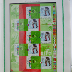 Collection de timbres de France neufs** 1999-2005 en album FO Yvert.