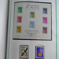 Collection de timbres de France neufs** 1999-2005 en album FO Yvert.