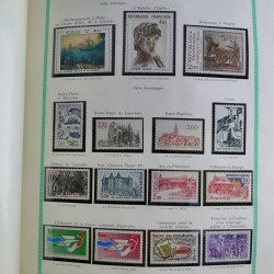 Collection de timbres de France neufs** 1970-1998 en album FO Yvert.
