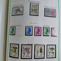 Collection de timbres de France neufs** 1970-1998 en album FO Yvert.