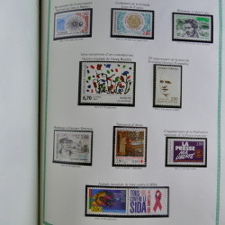 Collection de timbres de France neufs** 1970-1998 en album FO Yvert.