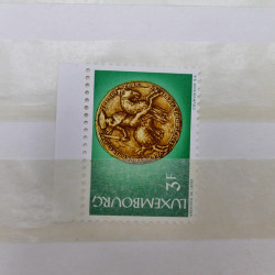Lot de timbres de Luxembourg neufs** 1921-1985 en 2 albums.