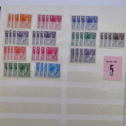 Lot de timbres de Luxembourg neufs** 1921-1985 en 2 albums.