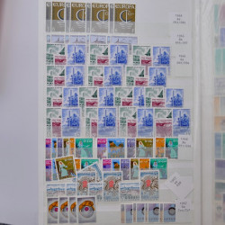 Lot de timbres de Luxembourg neufs** 1921-1985 en 2 albums.